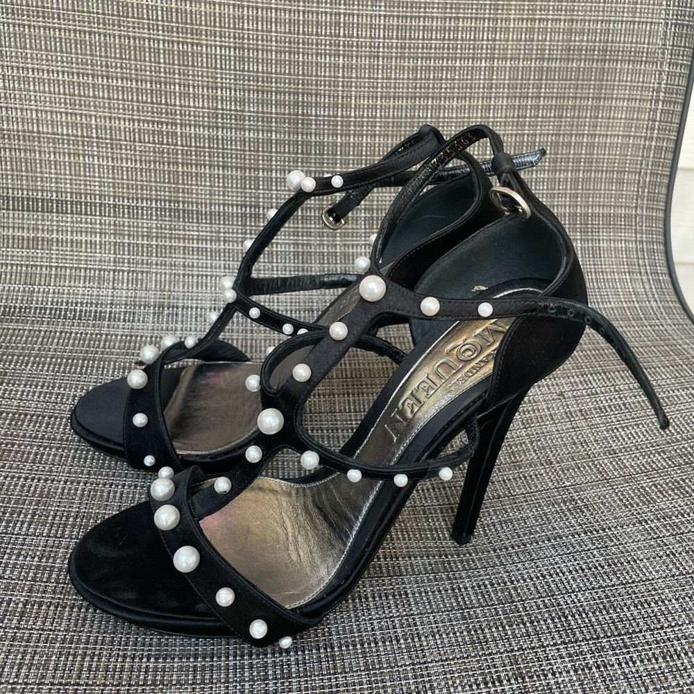 Alexander McQueen Faux Pearl Accents Satin T-Strap Sandals Black Size 38.5